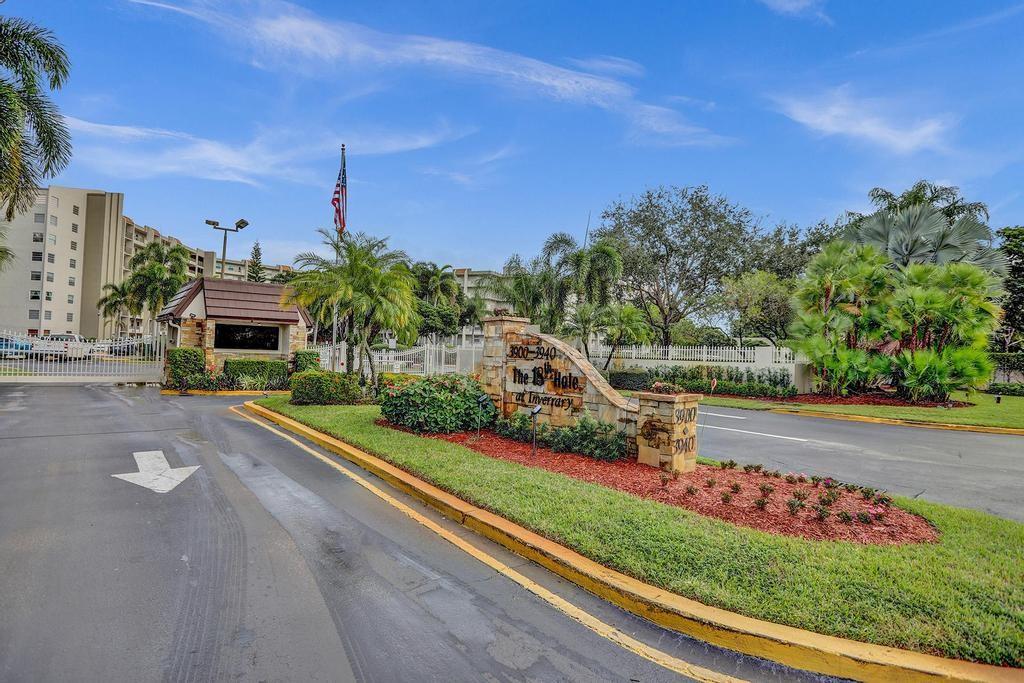 18TH HOLE AT INVERRARY CO - Residential