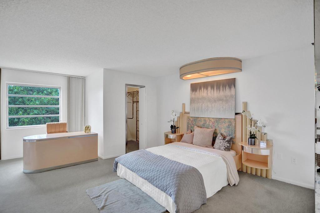 18TH HOLE AT INVERRARY CO - Residential