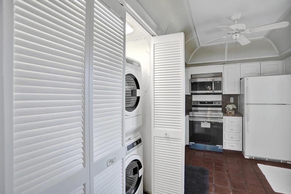 18TH HOLE AT INVERRARY CO - Residential