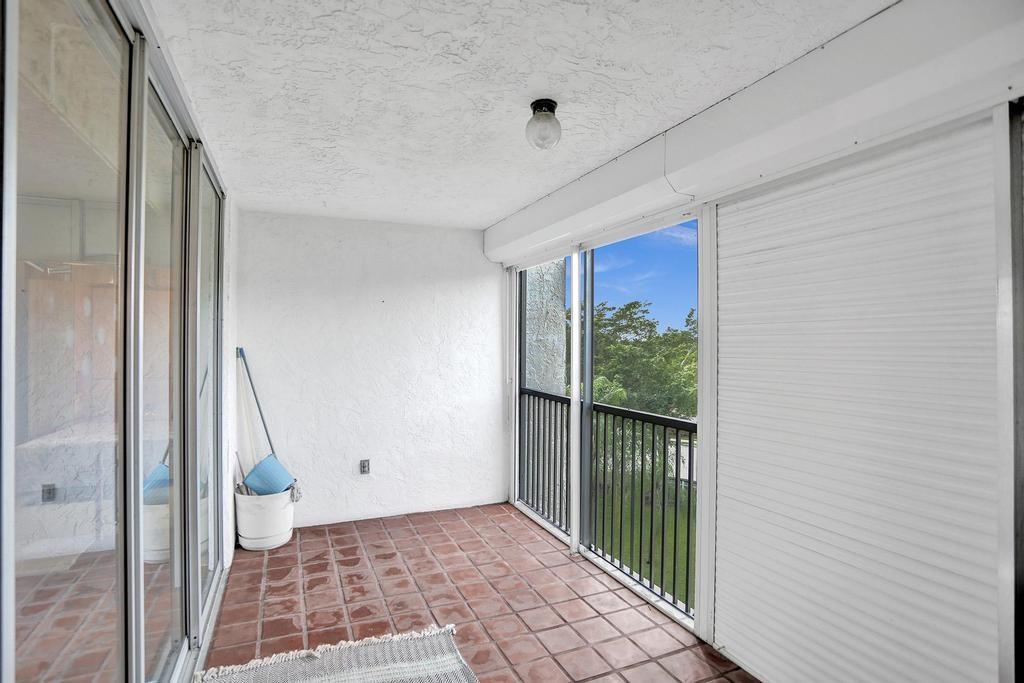 18TH HOLE AT INVERRARY CO - Residential