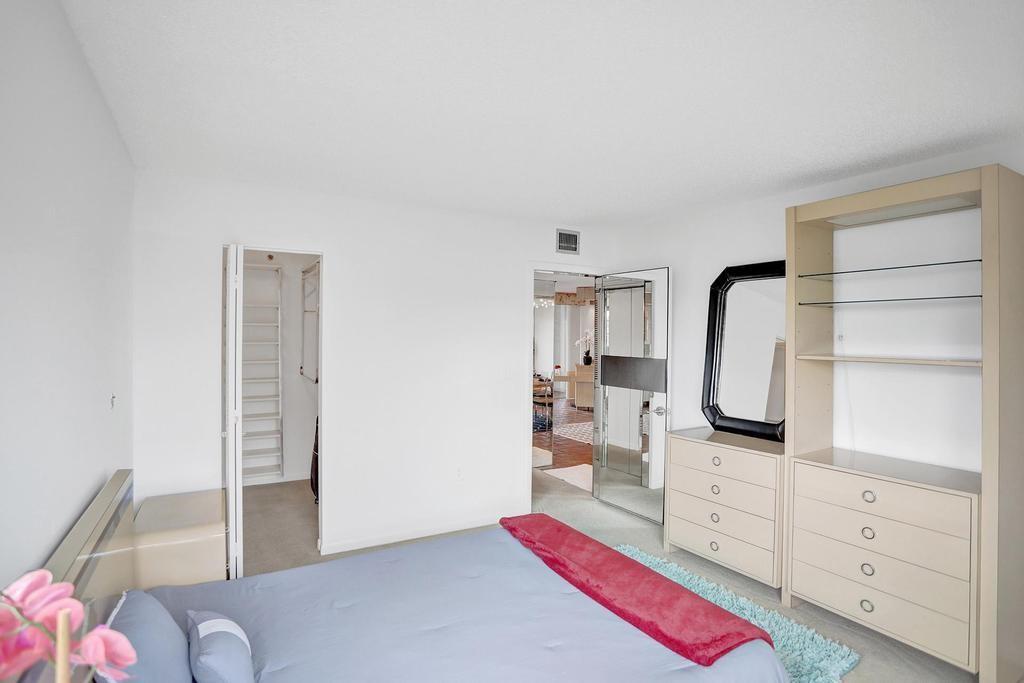 18TH HOLE AT INVERRARY CO - Residential