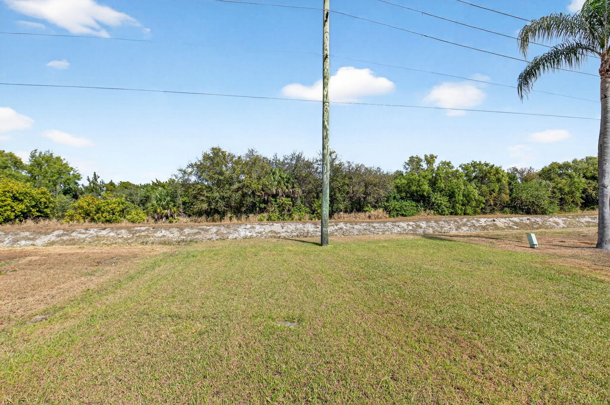 WINDCHIME LAKES - Residential