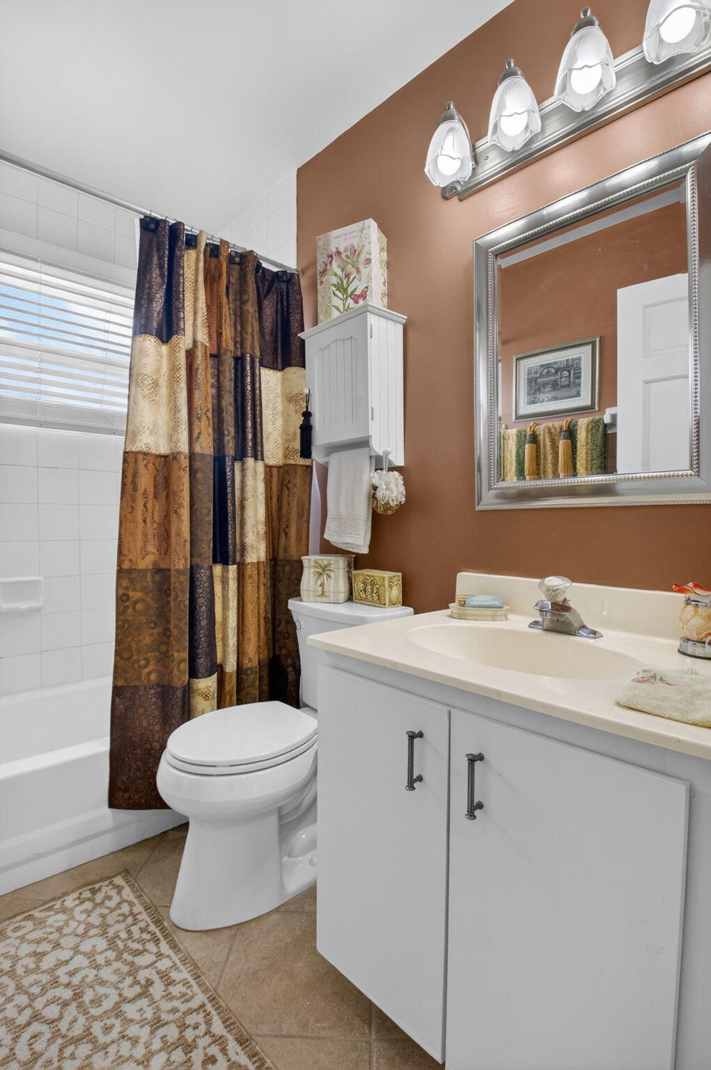 WINDCHIME LAKES - Residential