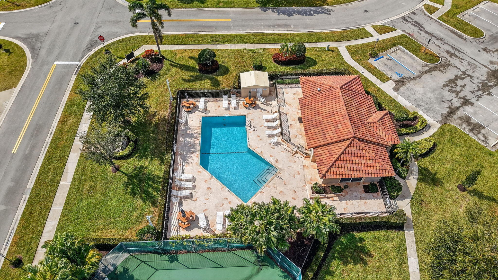 WINDCHIME LAKES - Residential