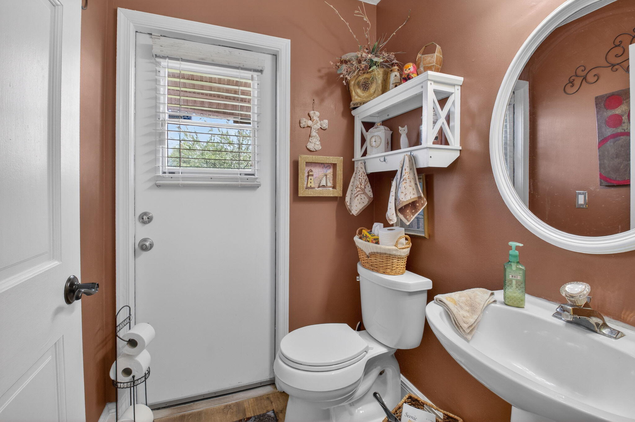 WINDCHIME LAKES - Residential