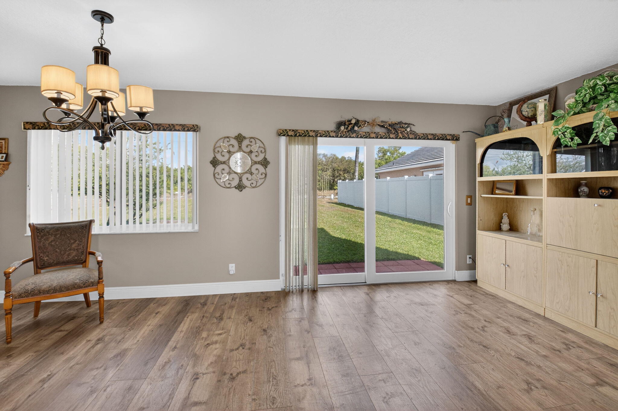 WINDCHIME LAKES - Residential