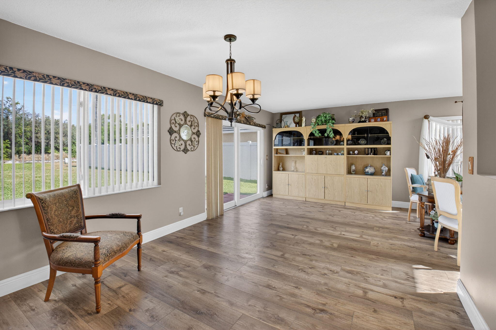 WINDCHIME LAKES - Residential