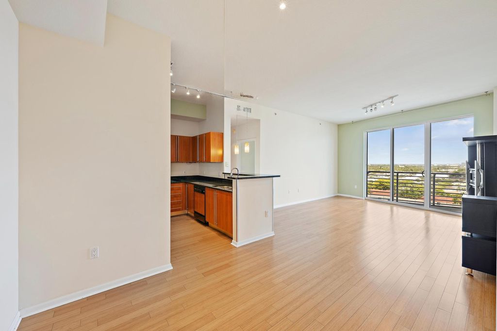 Photo of 1551 N Flagler Drive #Ph L7, West Palm Beach, FL 33401 (MLS # R11169411)