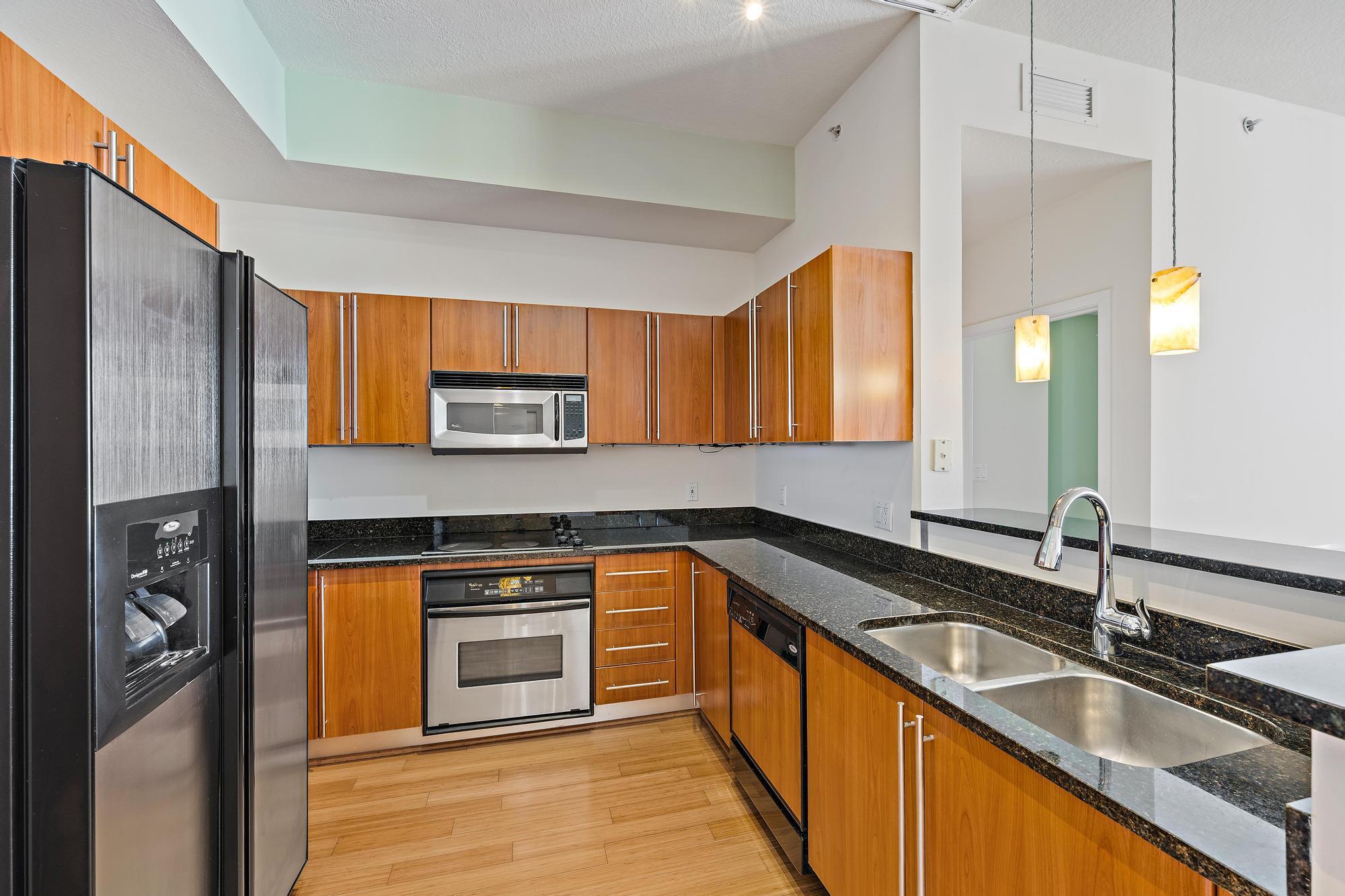 1551 N Flagler Drive Ph L7