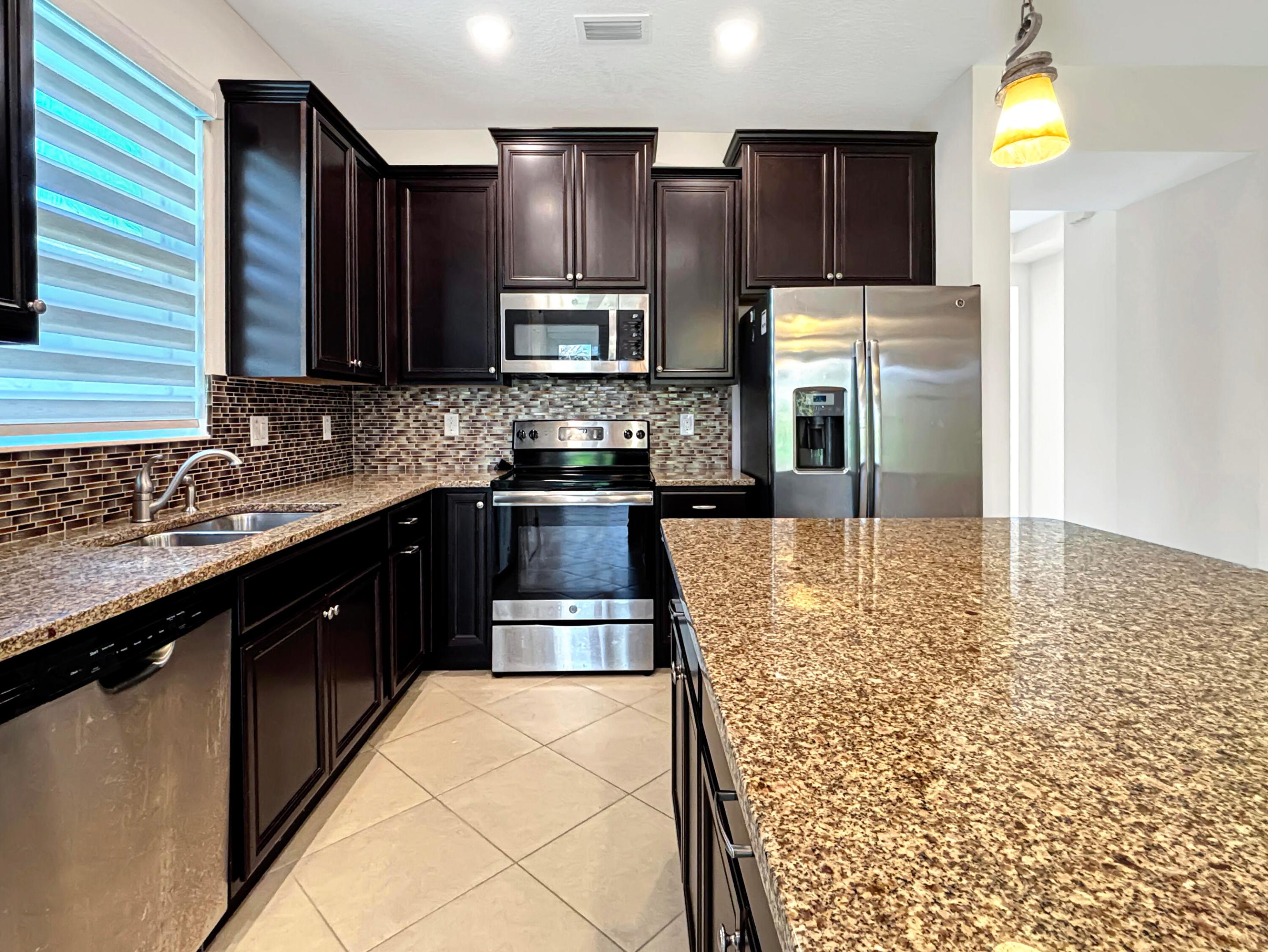 TRADITION PLAT NO. 75 - Residential Lease