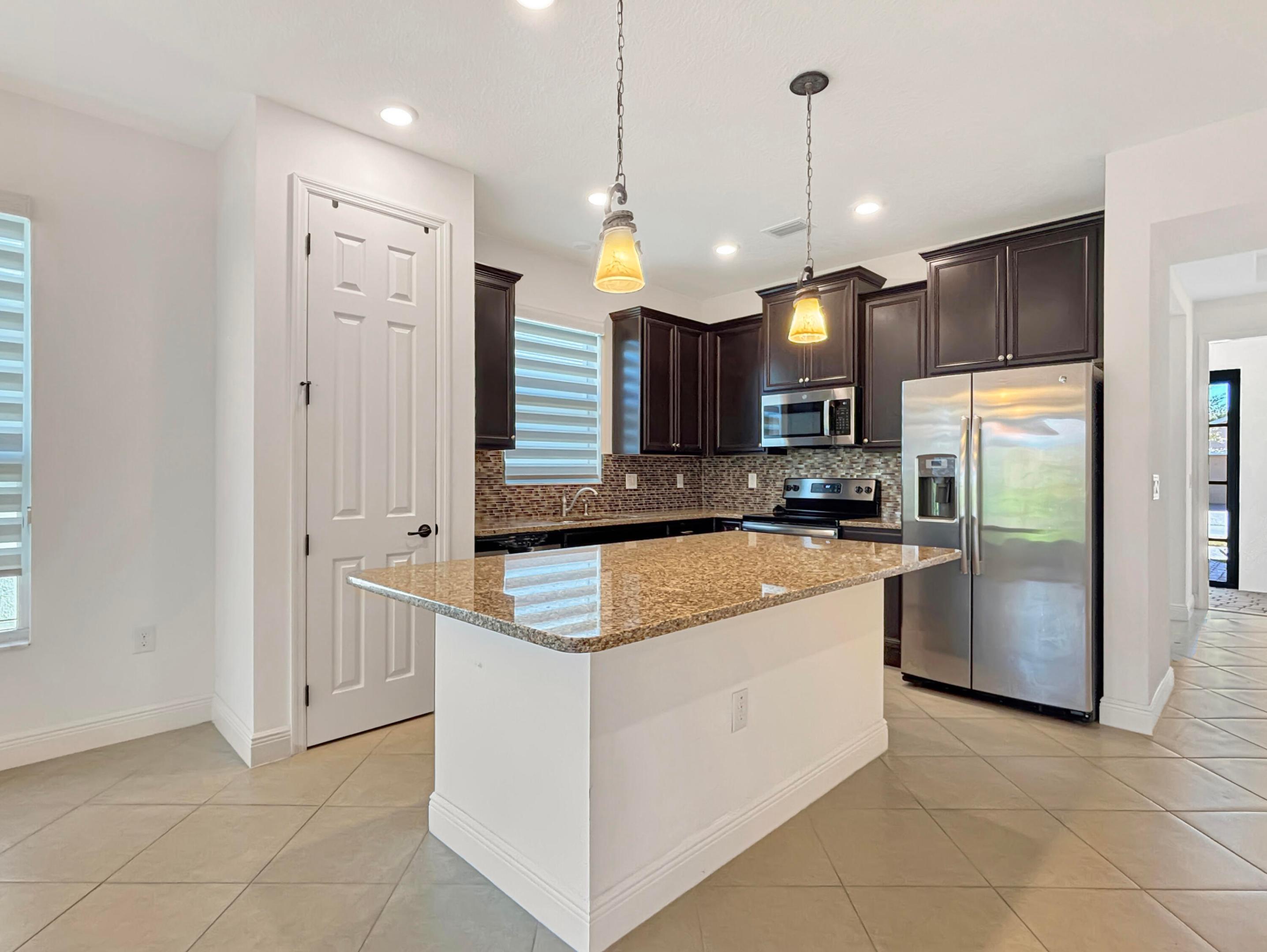 TRADITION PLAT NO. 75 - Residential Lease