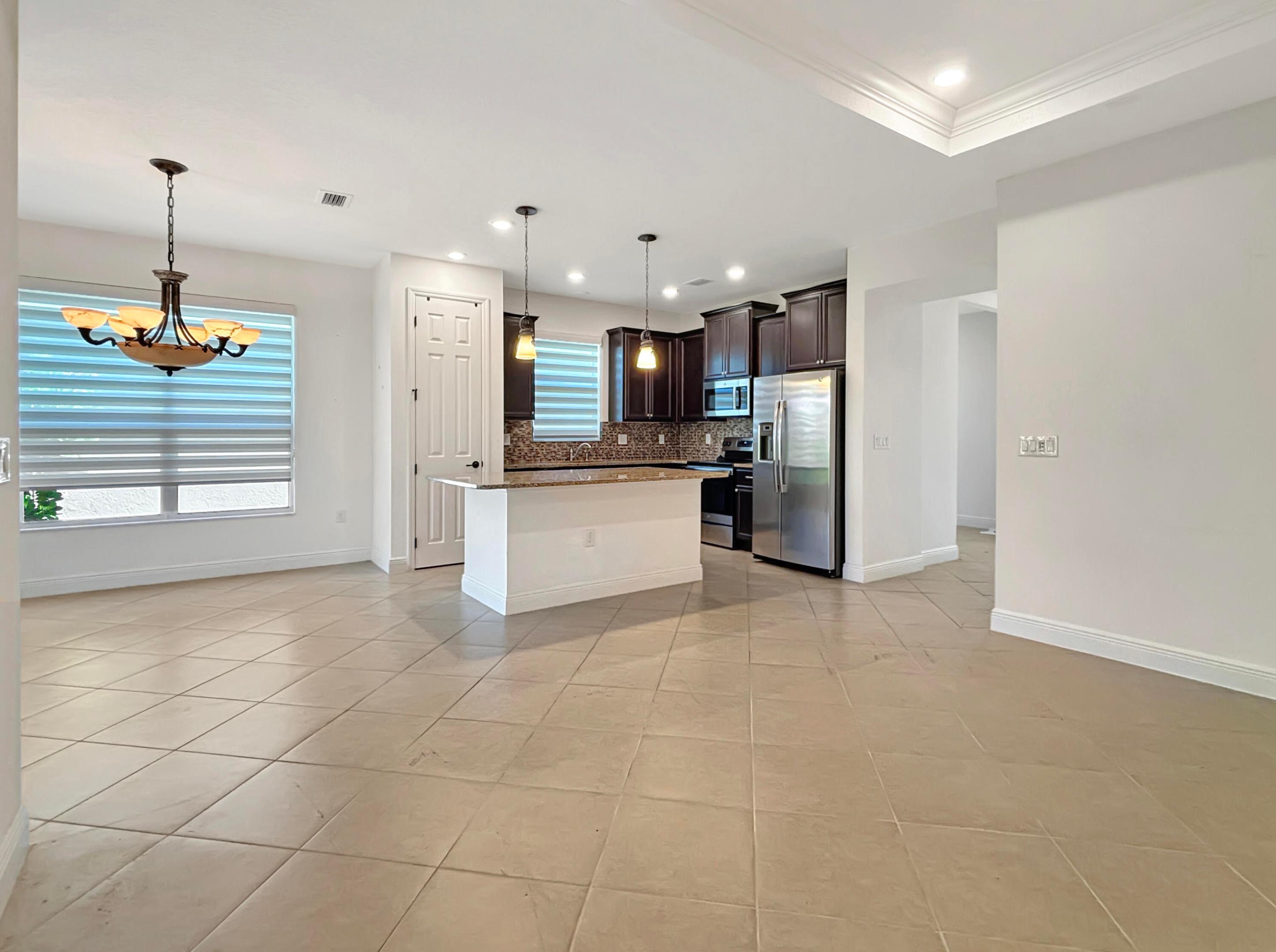 TRADITION PLAT NO. 75 - Residential Lease