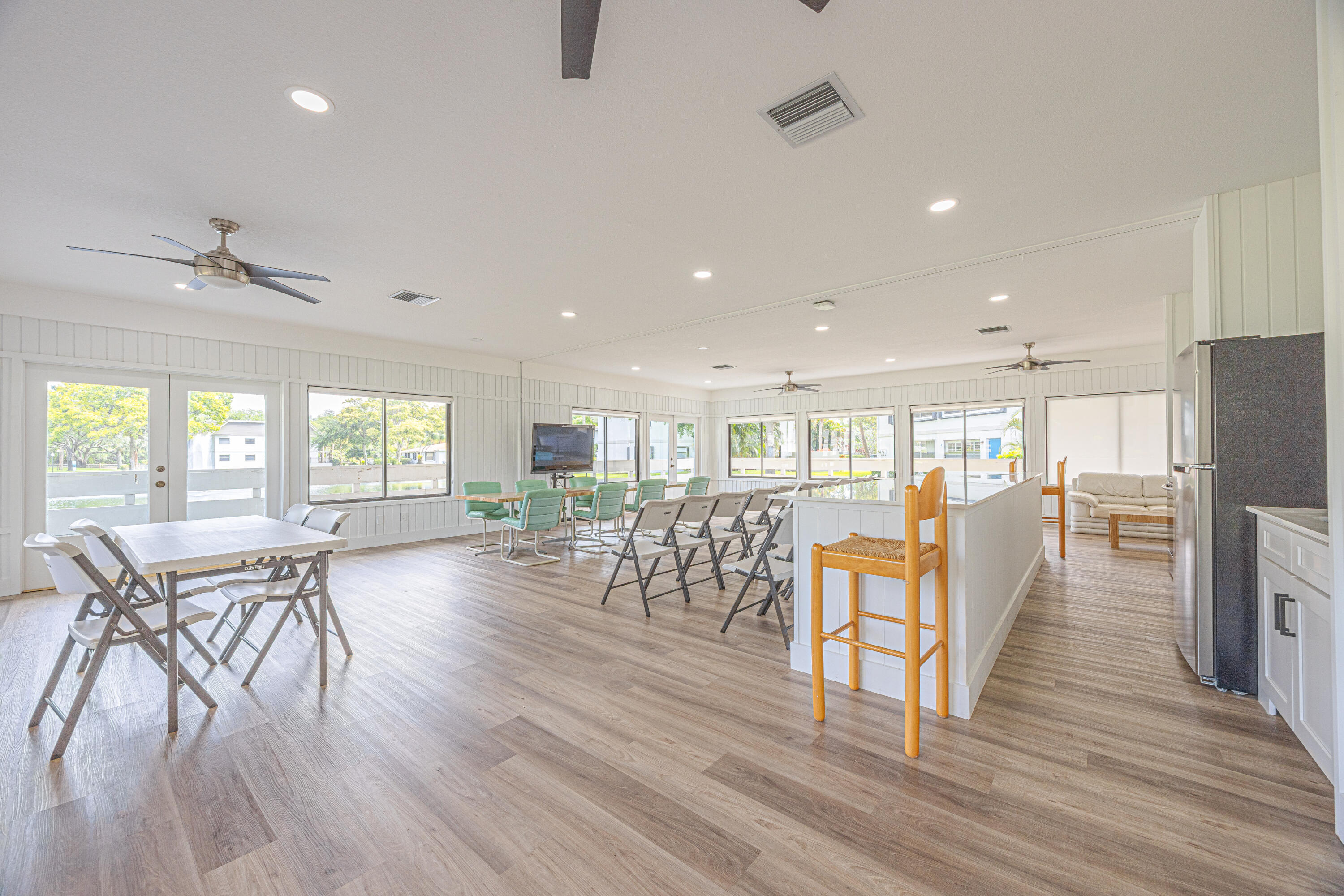 DELRAY OAKS CONDO - Residential