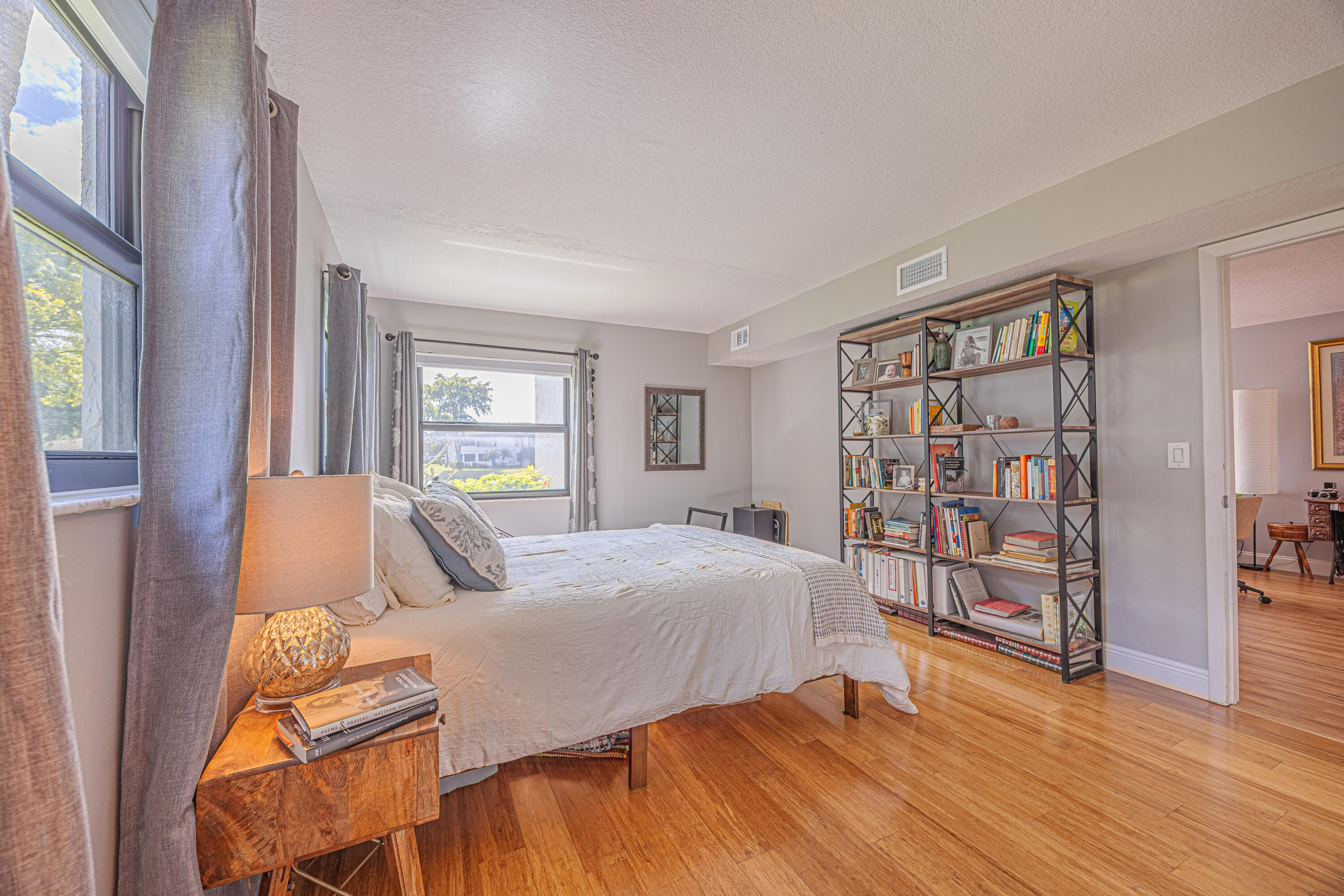 DELRAY OAKS CONDO - Residential