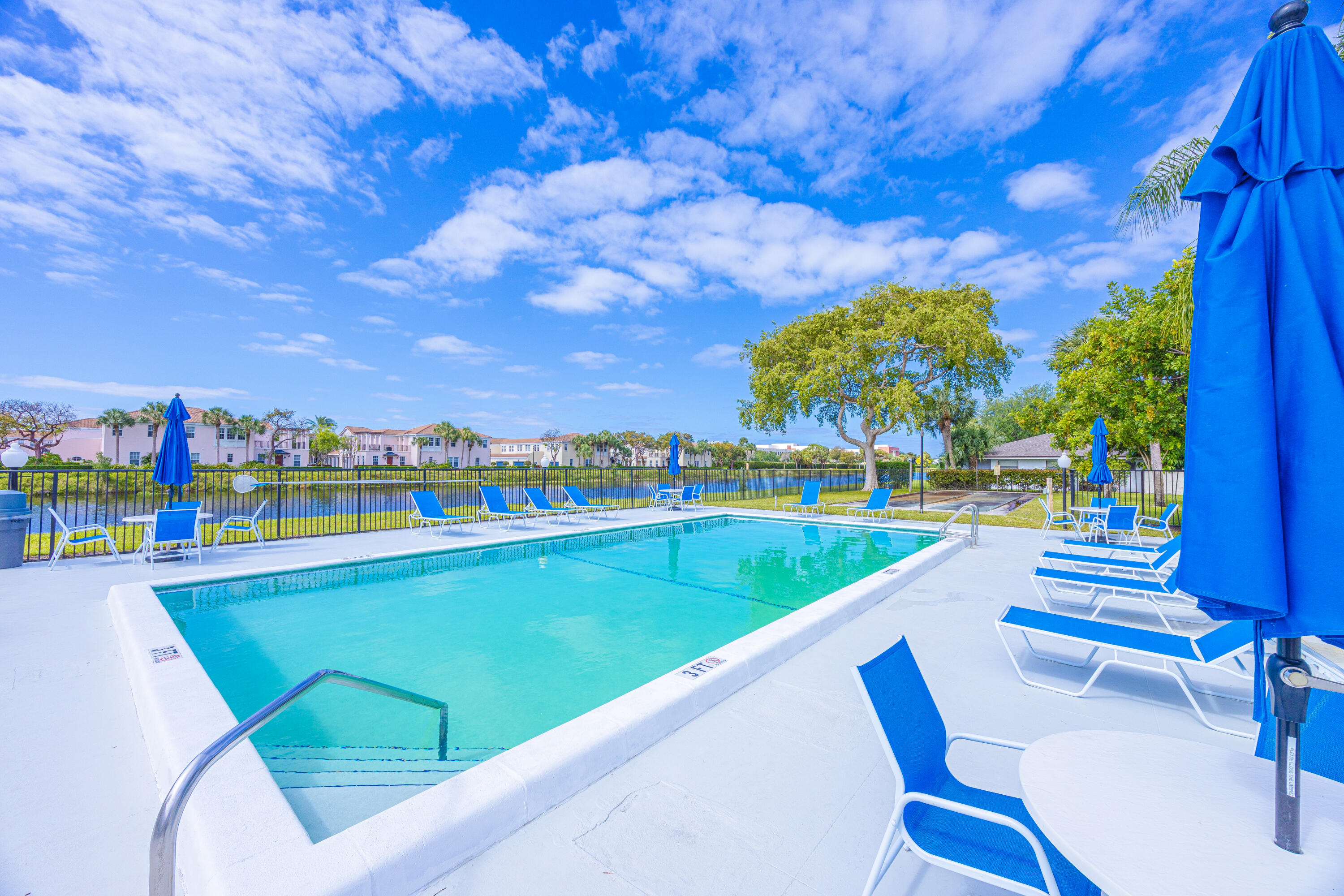 DELRAY OAKS CONDO - Residential