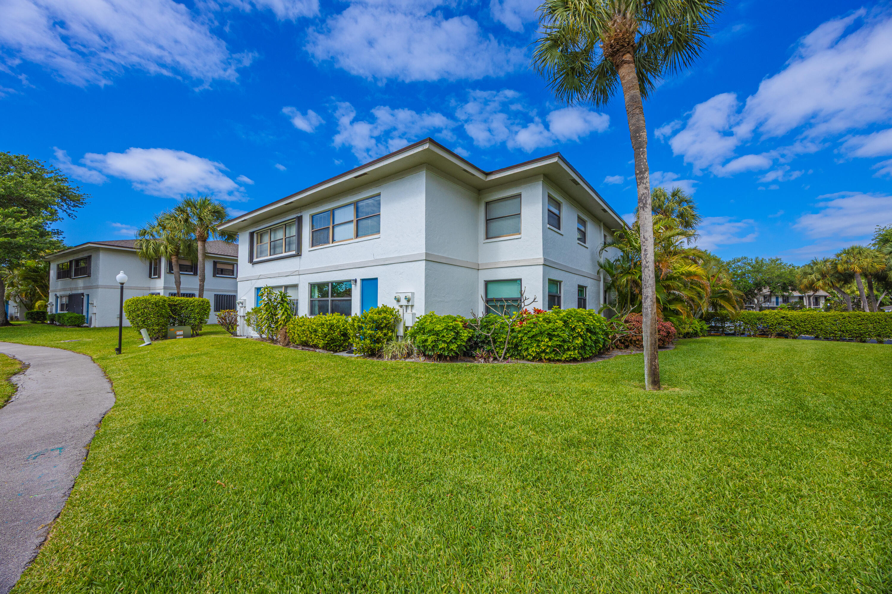 DELRAY OAKS CONDO - Residential