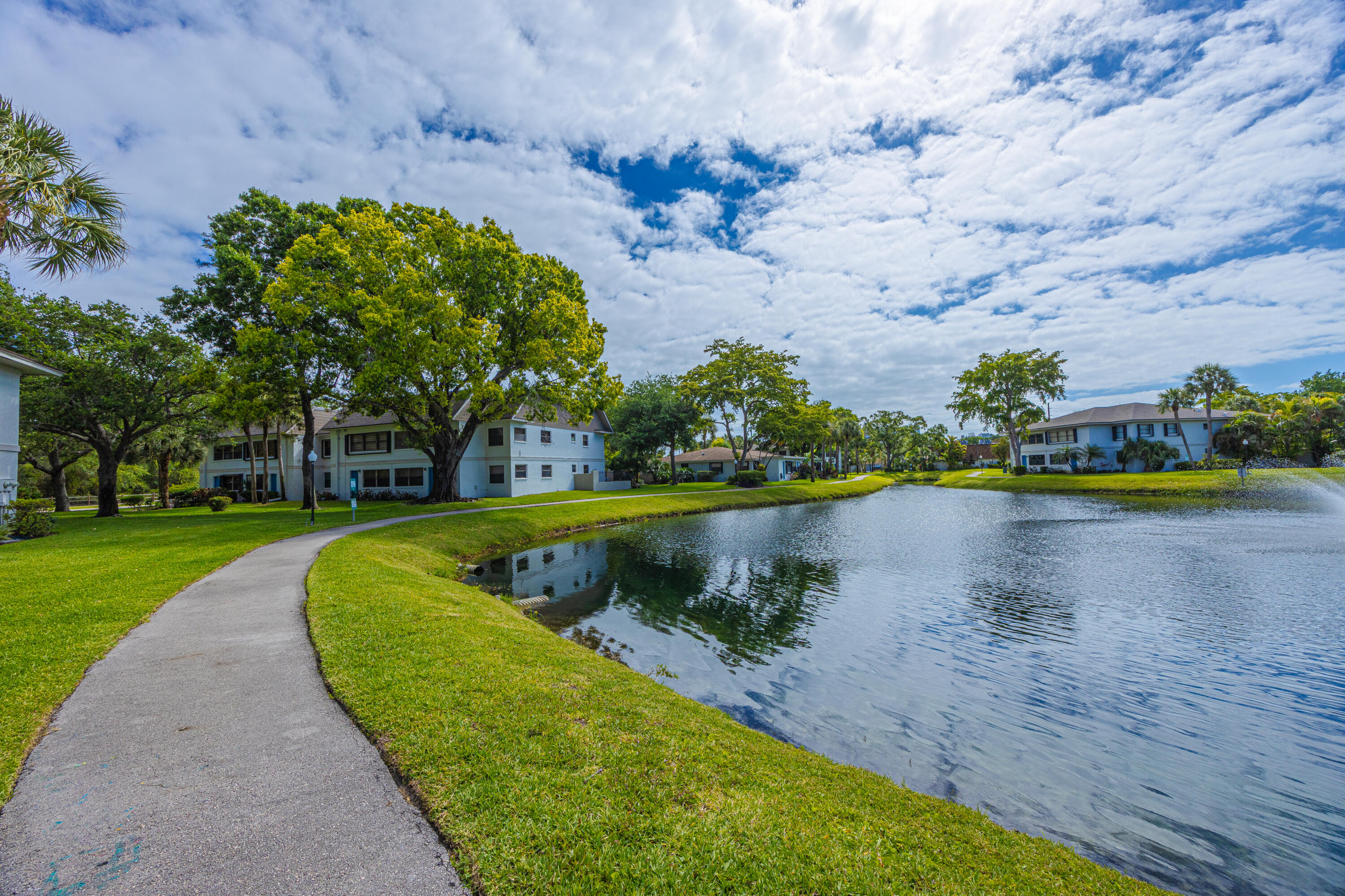 DELRAY OAKS CONDO - Residential