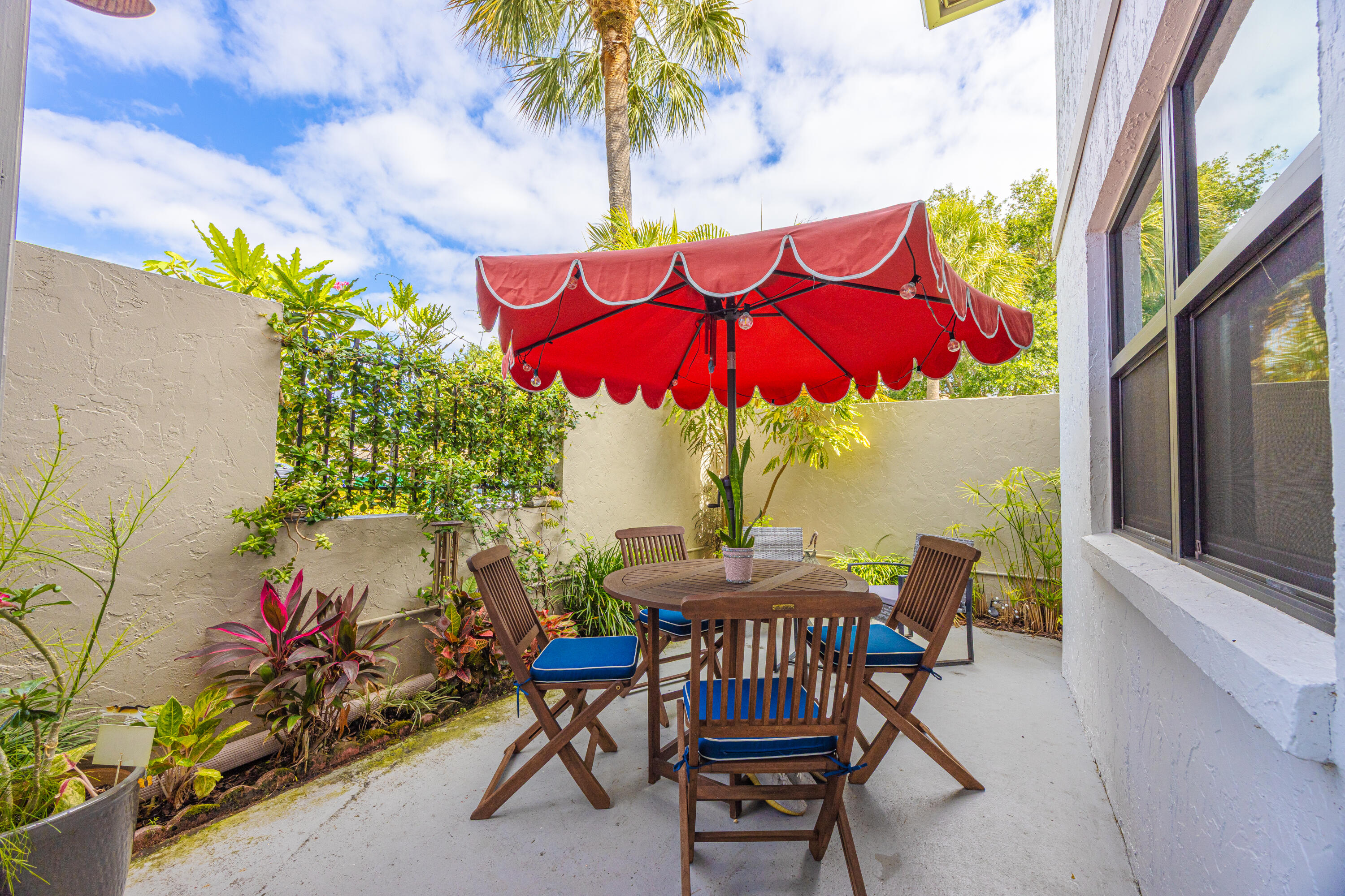 DELRAY OAKS CONDO - Residential