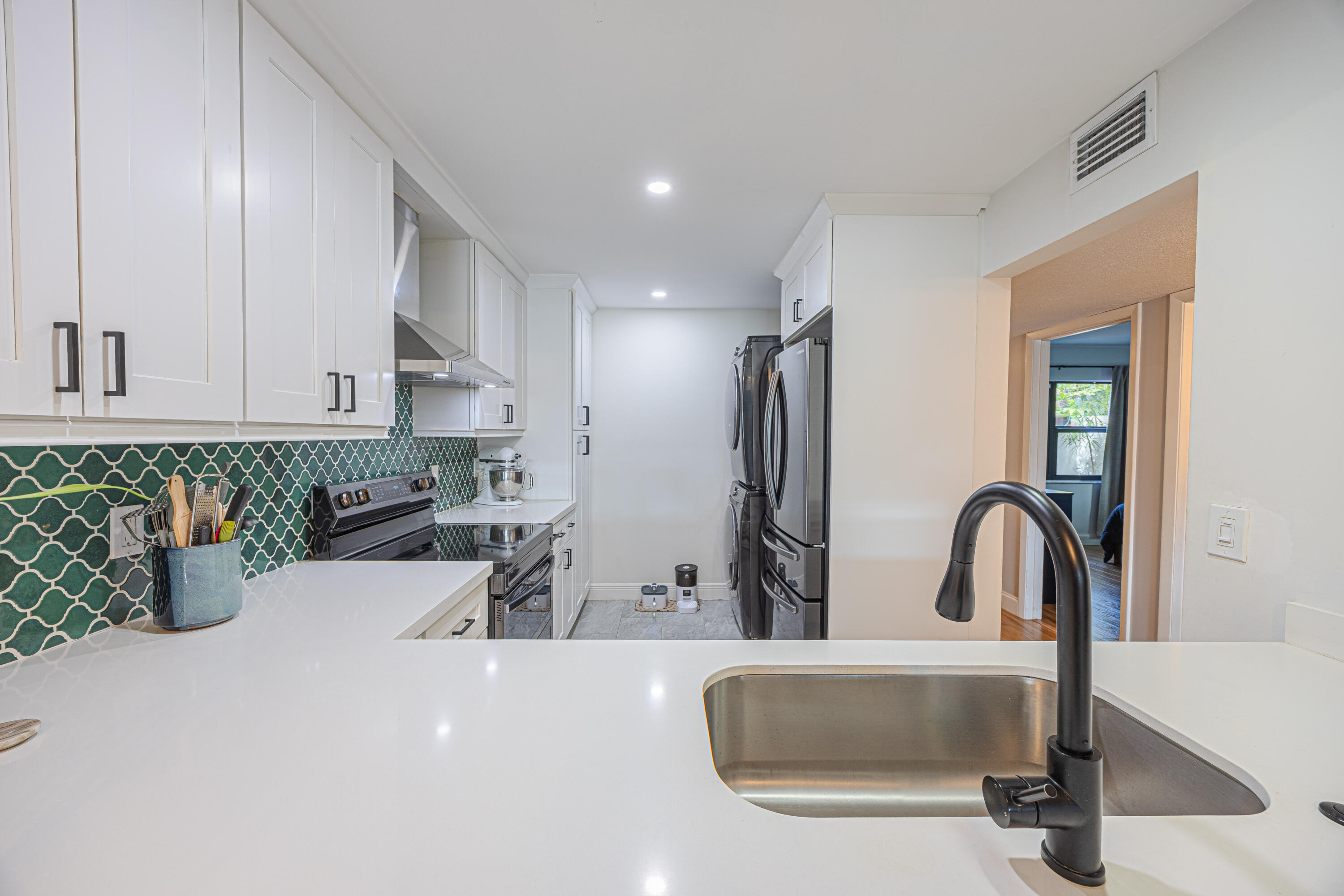 DELRAY OAKS CONDO - Residential