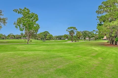 Tiny photo for 132 Old Meadow Way, Palm Beach Gardens, FL 33418 (MLS # B26031230)