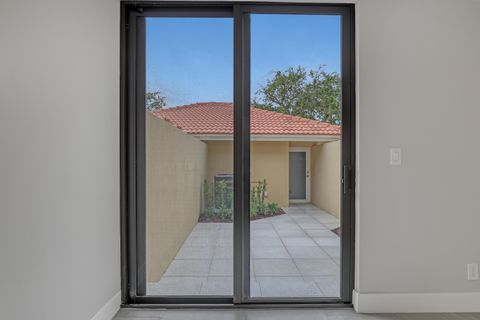 Tiny photo for 132 Old Meadow Way, Palm Beach Gardens, FL 33418 (MLS # B26031230)