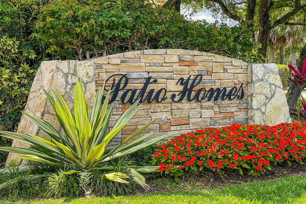 Photo of 132 Old Meadow Way, Palm Beach Gardens, FL 33418 (MLS # B26031230)