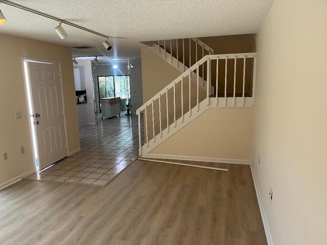 GARDEN LAKES AND GARDEN SQUARE SHOPS - Residential