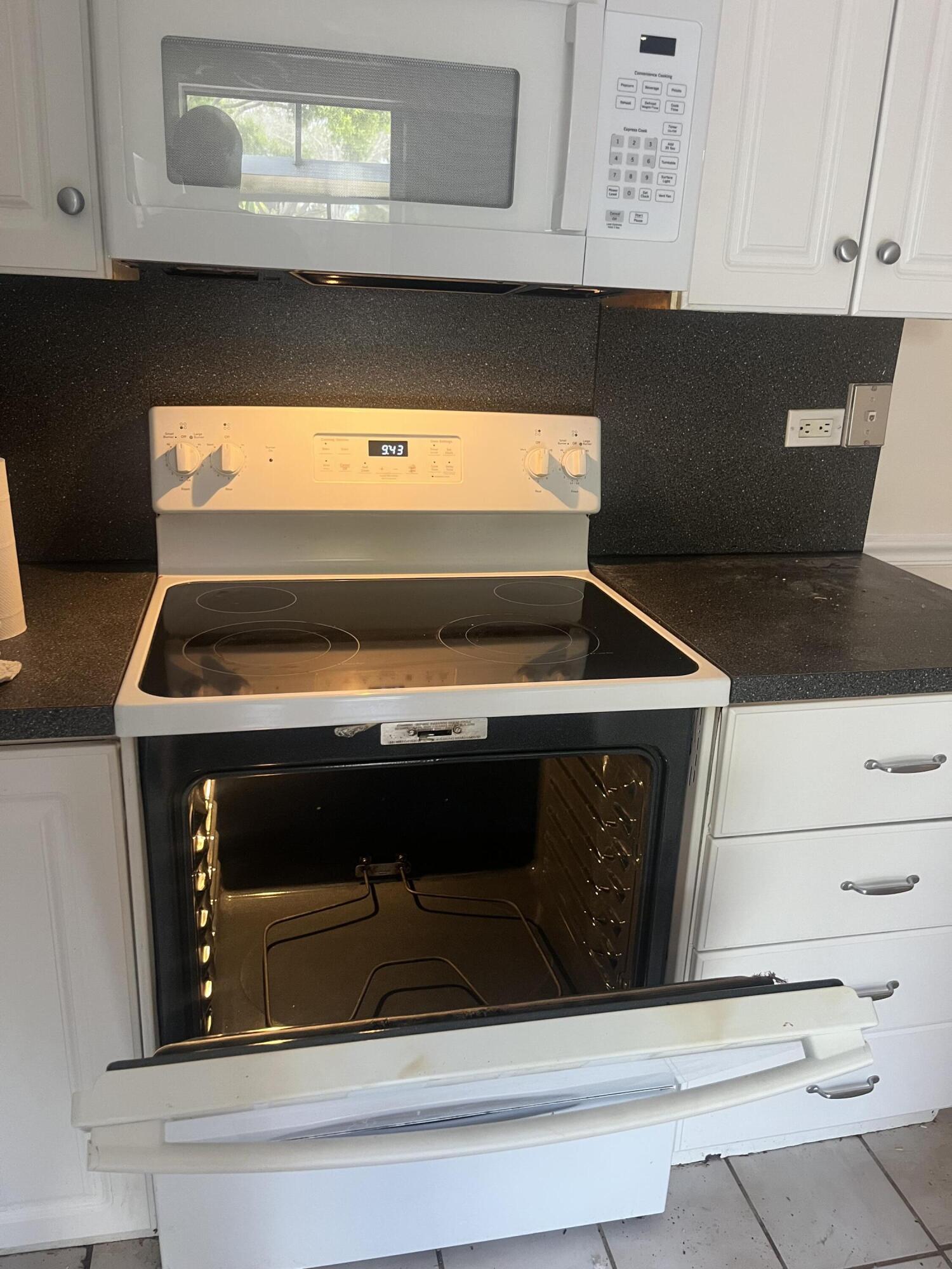 GARDEN LAKES AND GARDEN SQUARE SHOPS - Residential