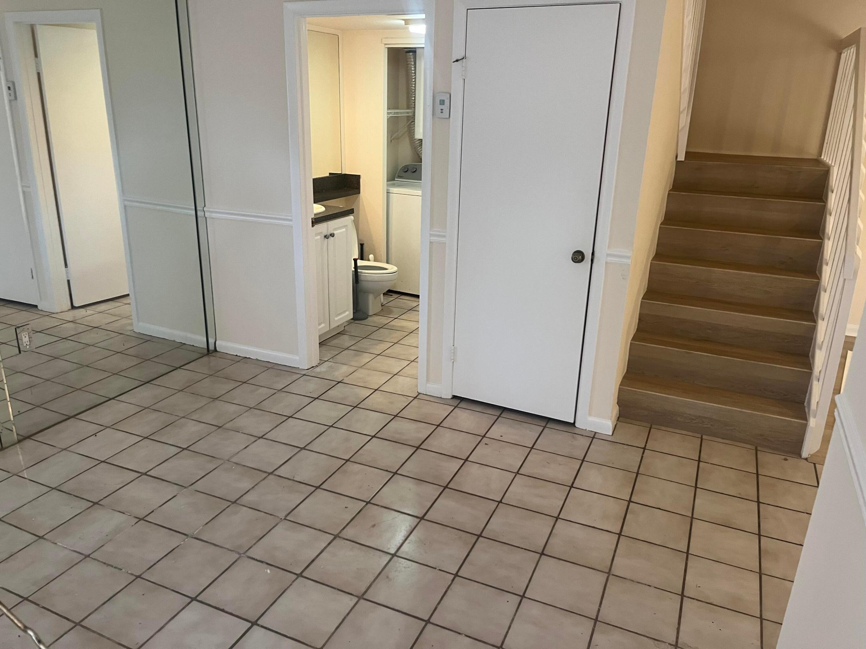 GARDEN LAKES AND GARDEN SQUARE SHOPS - Residential