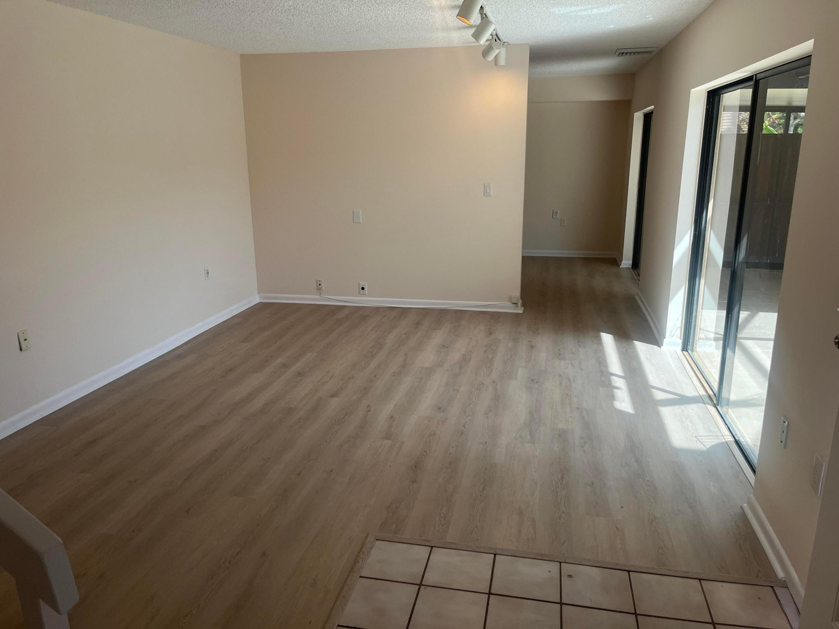 GARDEN LAKES AND GARDEN SQUARE SHOPS - Residential