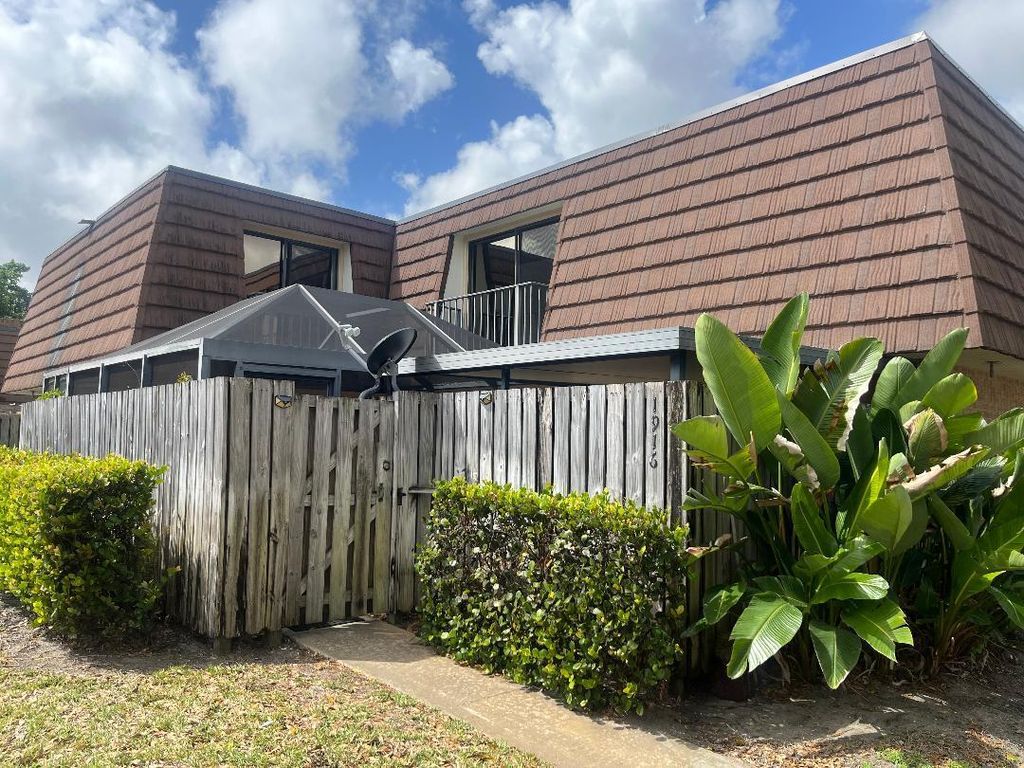 Photo of 1916 19th Lane, Palm Beach Gardens, FL 33418 (MLS # B26000375)