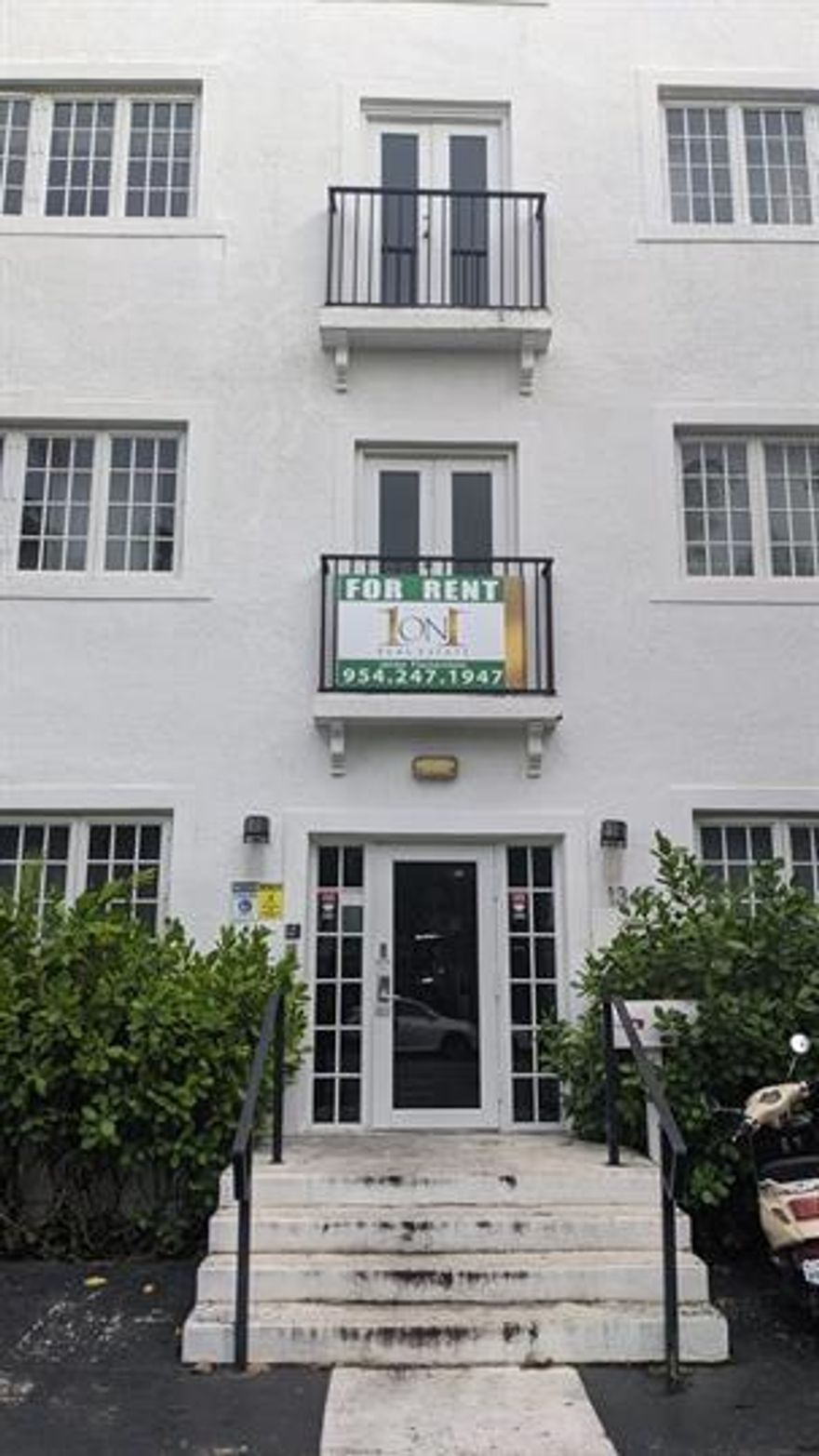 This is an incredible opportunity! The unit is fully furnished and comes with water included in the rent, making it a fantastic deal. Street parking is available and laundry facilities are conveniently located in the building. You'll love being in the heart of Miami Beach with easy access to the city's vibrant night-life, delicious restaurants, and great shopping - all just steps away from your front door. You can walk to the beach, Lincoln Rd., Española, and more! Please note that the tenant is responsible for paying electricity and WIFI service. If you're interested in seeing the unit, please use Showing Time to schedule a visit.