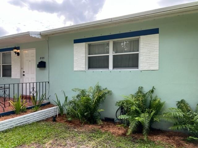 HOLLYWOOD LITTLE RANCHES - Residential