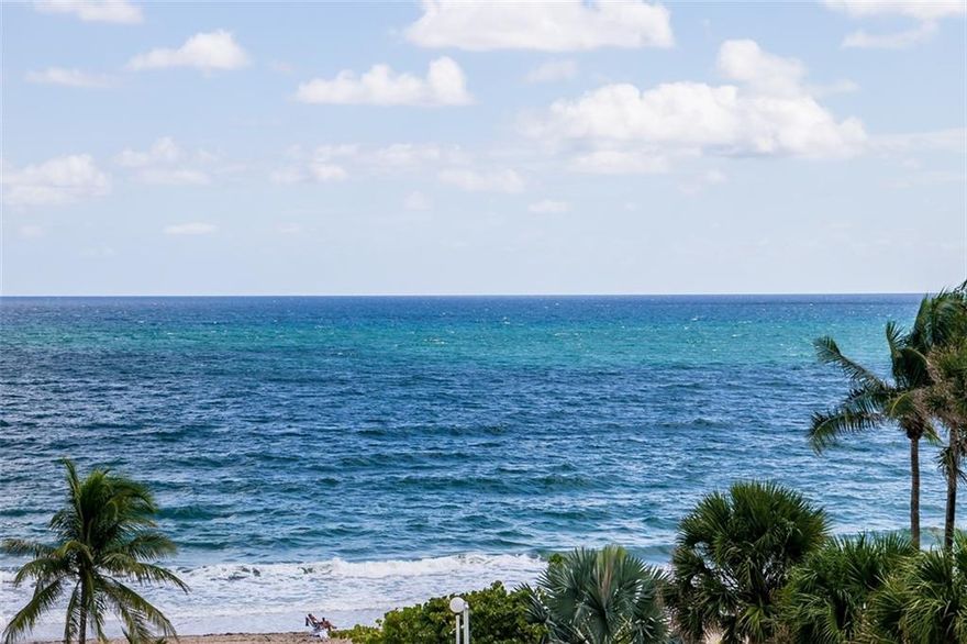 Enjoy your winter vacation on the beach! Totally renovated 2 bedrooms /2 bathrooms spacious oceanfront condo on   Galt Ocean Mile. 6 months seasonal rental only starting November 2022- April 2023.Fully furnished with huge bedrooms, king size bed, walk in closets. Renovated kitchen Mahogany cabinets with Stainless steel appliances.Enjoy entertaining on a private balcony overlooking the peaceful ocean, Intracoastal and city views.This building has been completely renovated with amenities 24 hour security, exercise room, social room, beachfront double deck on site manager, laundry each floor. Free wifi through building and in the unit.all included Wifi,electricity, basic.cable.Come relax on the beach and enjoy the restaurants, shopping, and nighly entertainment!