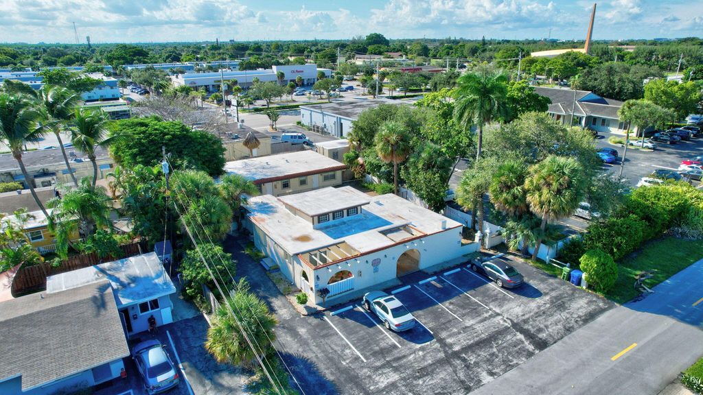 Photo of 2733 NE 1st Terrace NE #3, Wilton Manors, FL 33334 (MLS # R11161786)