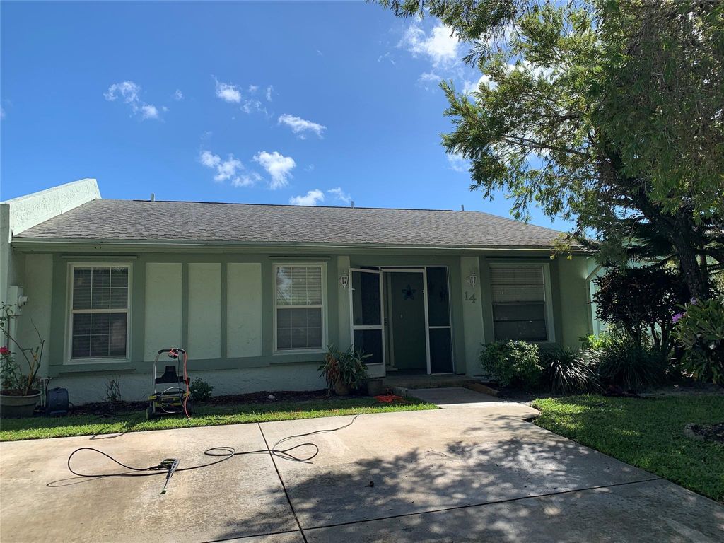 Photo of 14 Camden Lane, Boynton Beach, FL 33426 (MLS # F10408301)