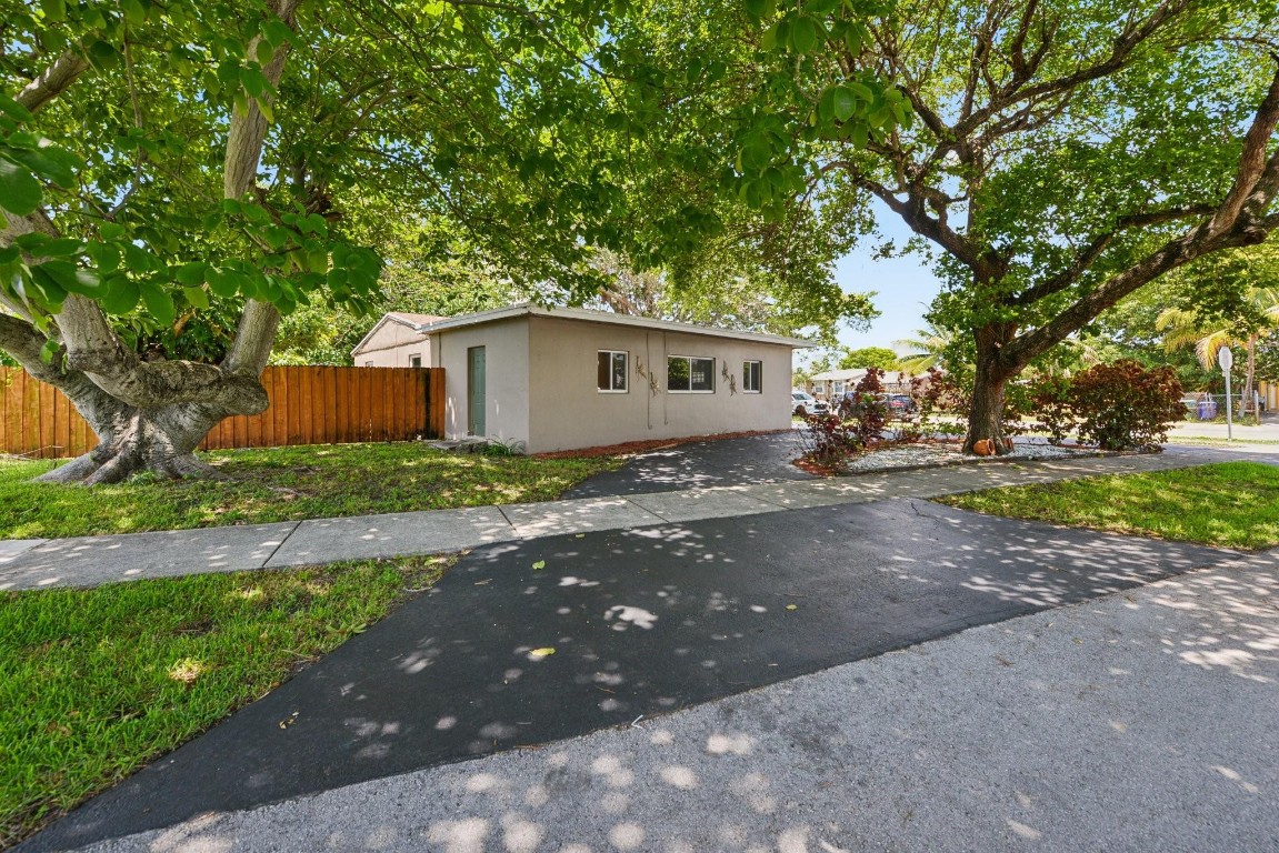 1520 SW 47th Terrace