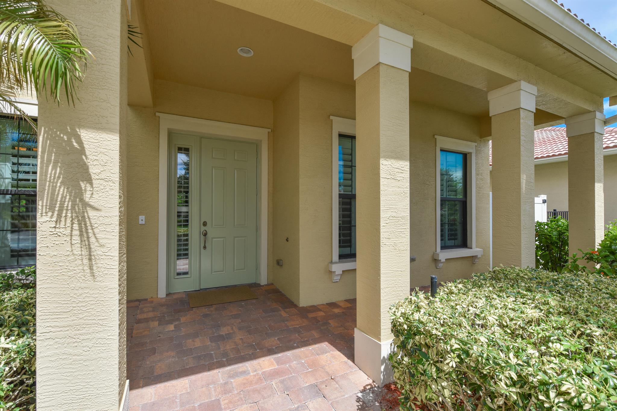 2123 NW Winterberry Trail