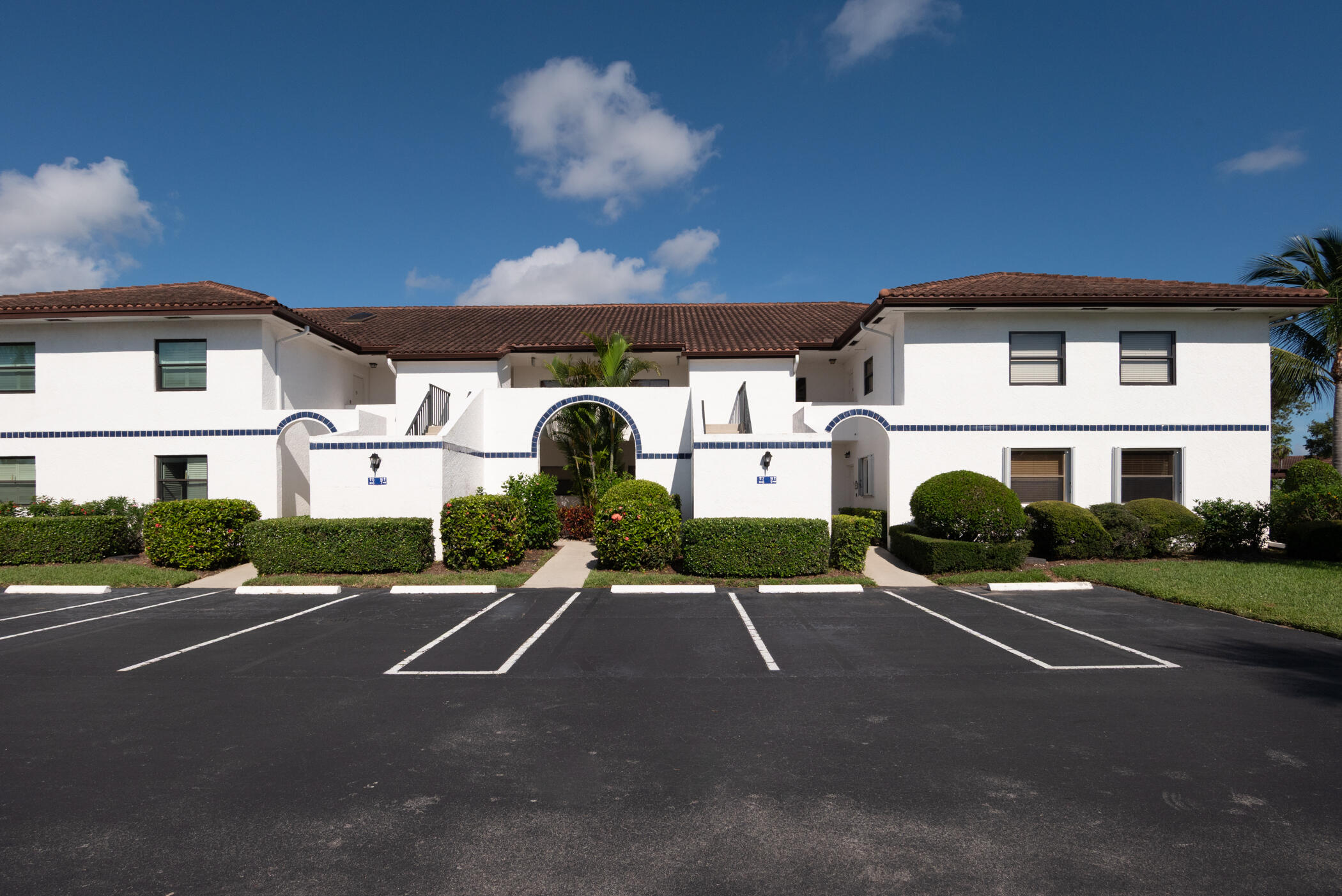 Just listed, Hanson's Landing 2/2 renovated Condo with new Luxury Vinyl flooring and 2 updated Bathrooms and newer kitchen cabinets. This Condo has vaulted ceilings, walk in closet, dual sinks in Primary bath and a beautiful screened in balcony overlooking the lake and steps to the community pool! Unit has full size washer/dryer, plenty of storage, covered parking and additional storage for your outside living and sports gear! Furniture included in purchase.Desirable location close to the pool and the Manatee Pocket. Close to Stuart Town - great restaurants and shopping. Season is shortly approaching, don't miss out because this Condo won't last!