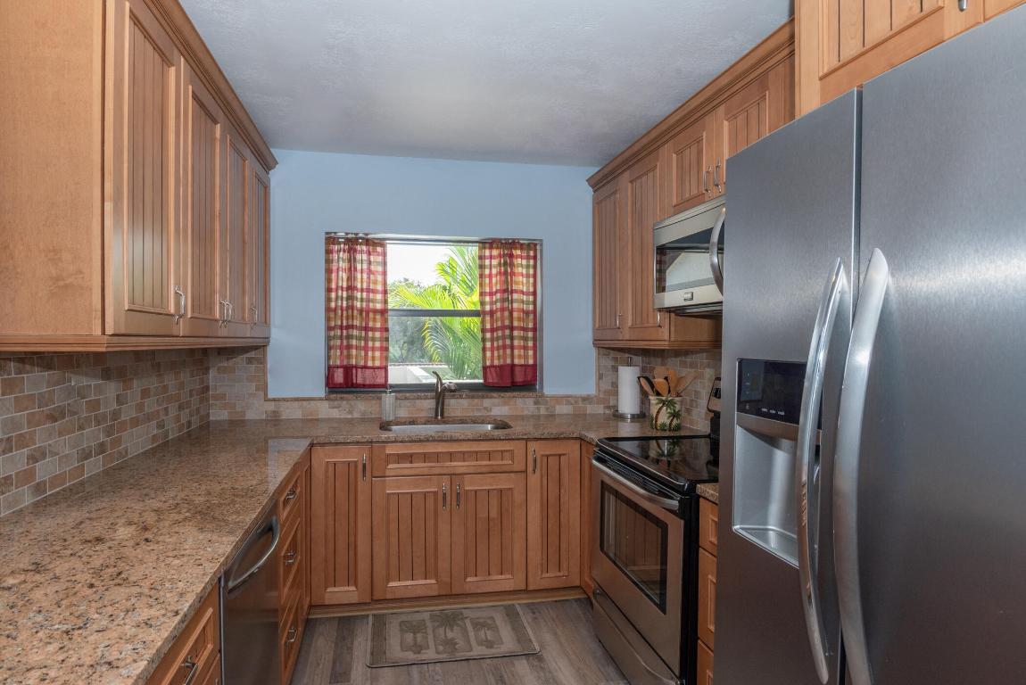 6041 SE Landing Way SE 17