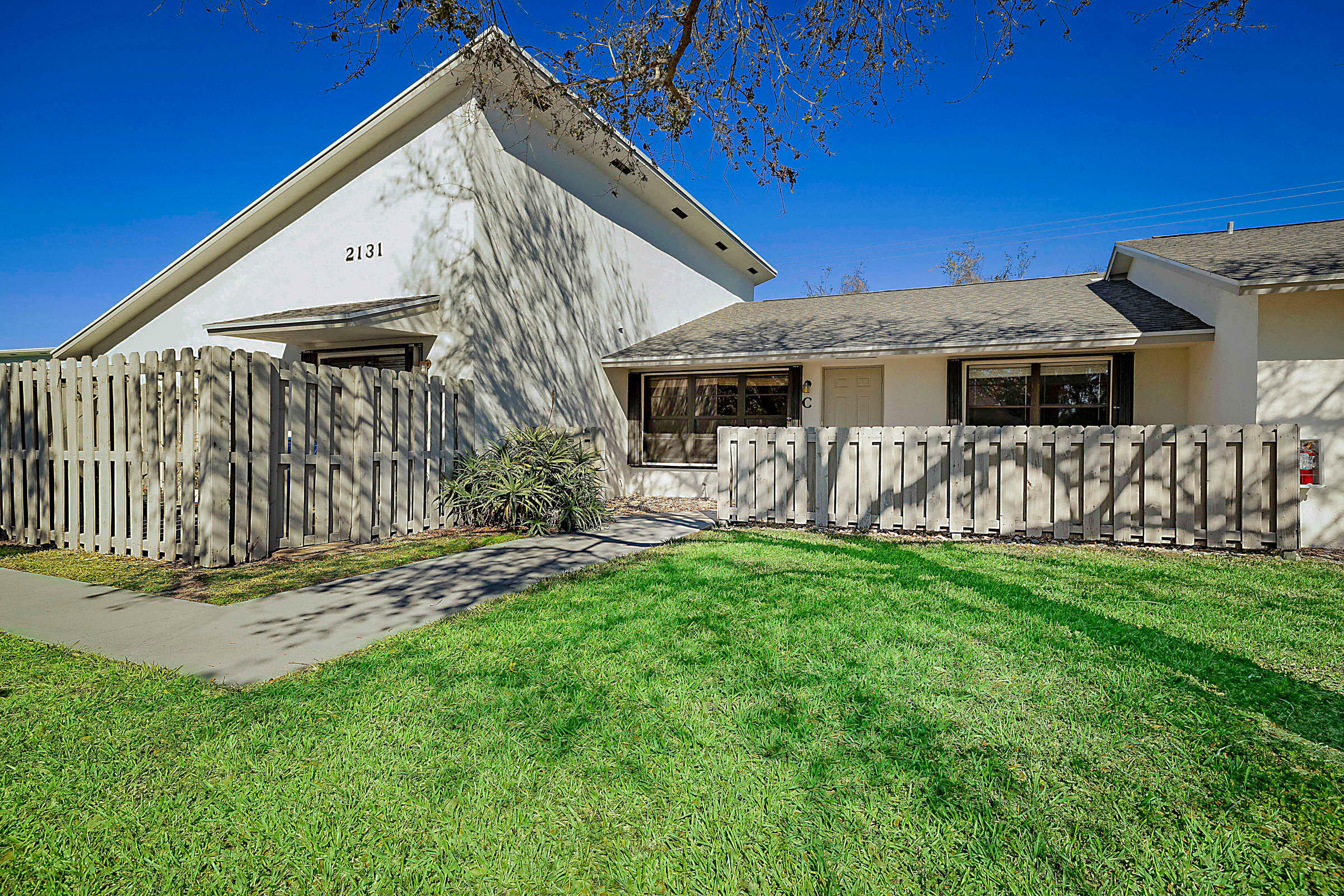 JUPITER LAKES VILLAS COND I & II - Residential