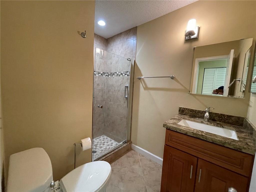 LAUDERDALE WEST - Residential