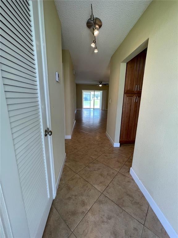 LAUDERDALE WEST - Residential