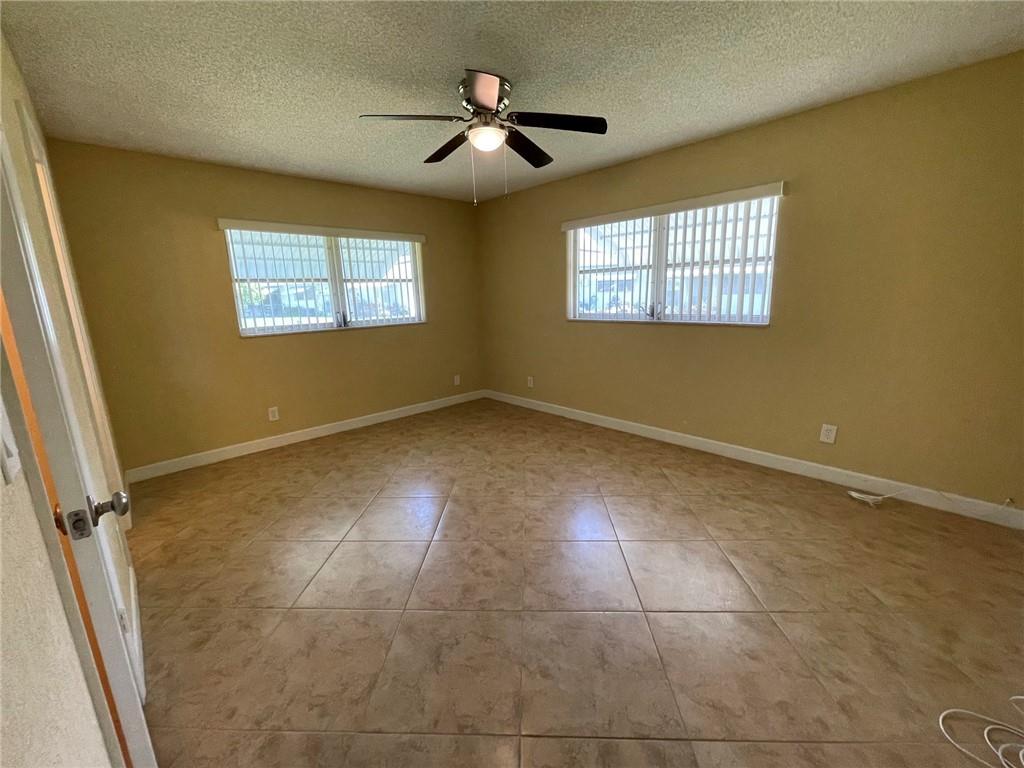 LAUDERDALE WEST - Residential