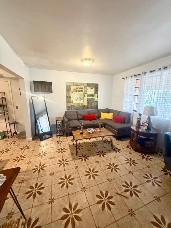 HIALEAH HOMES - Residential