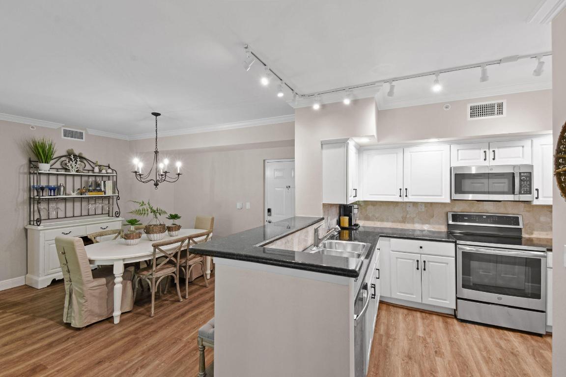 ST ANDREWS AT THE POLO CLUB - Residential