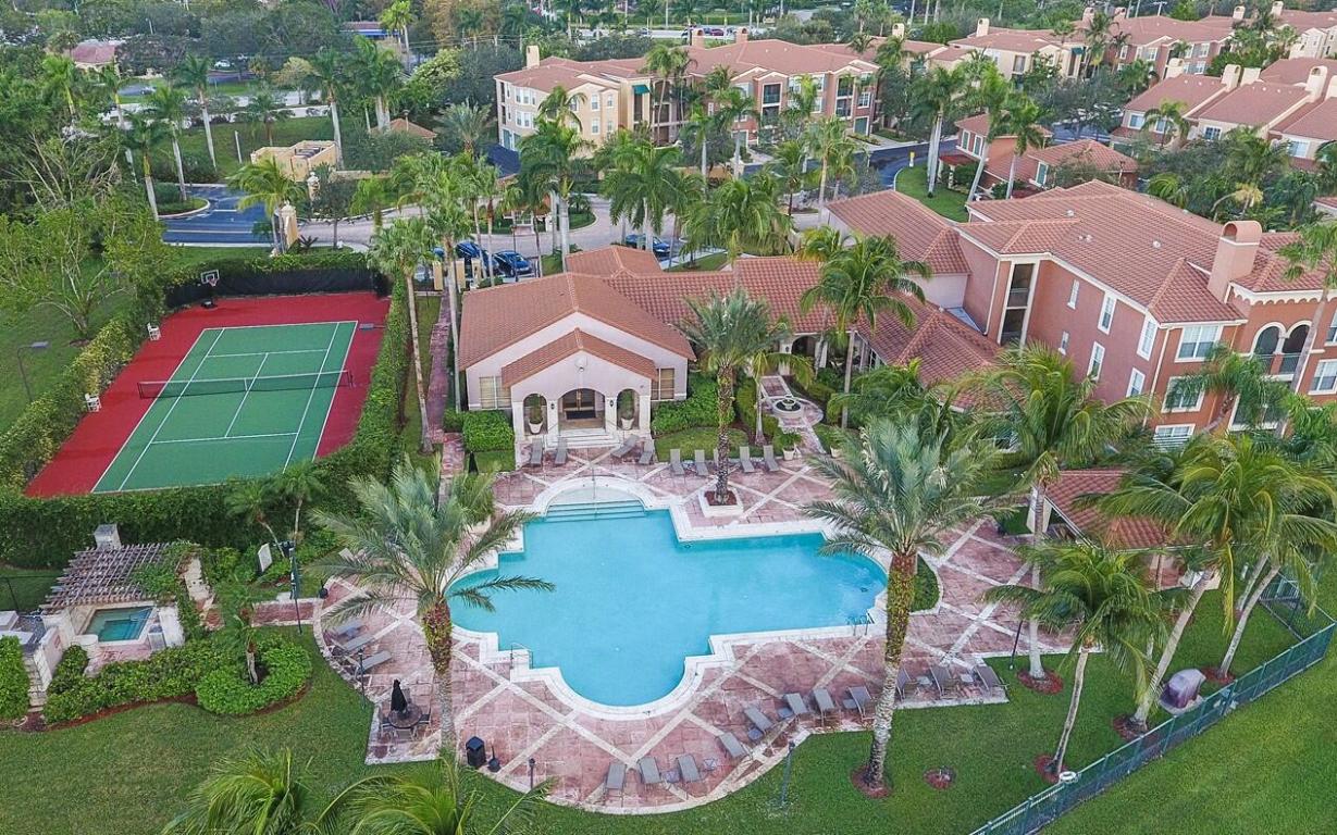 ST ANDREWS AT THE POLO CLUB - Residential