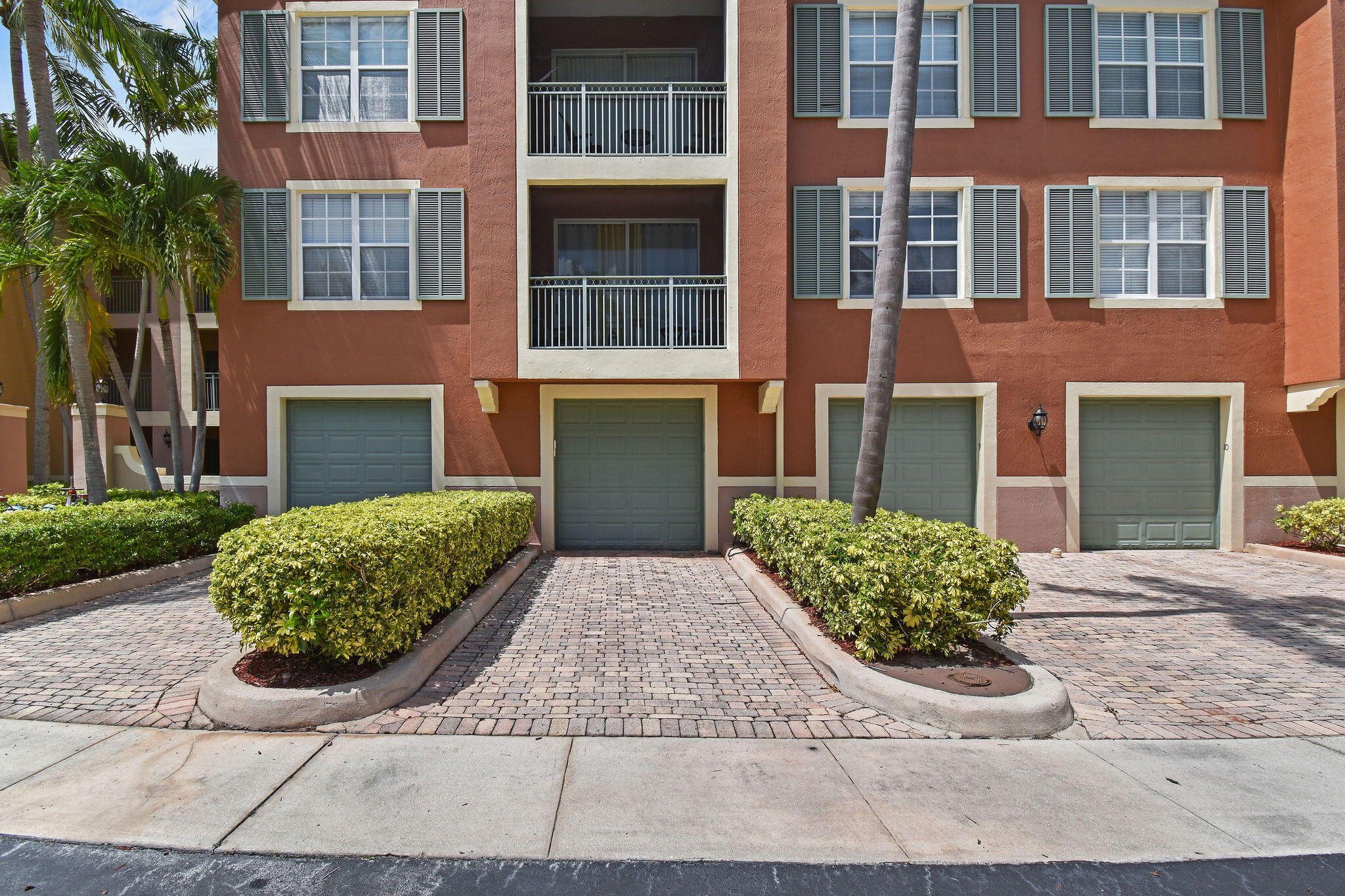 Properties 11790 Saint Andrews Place 102