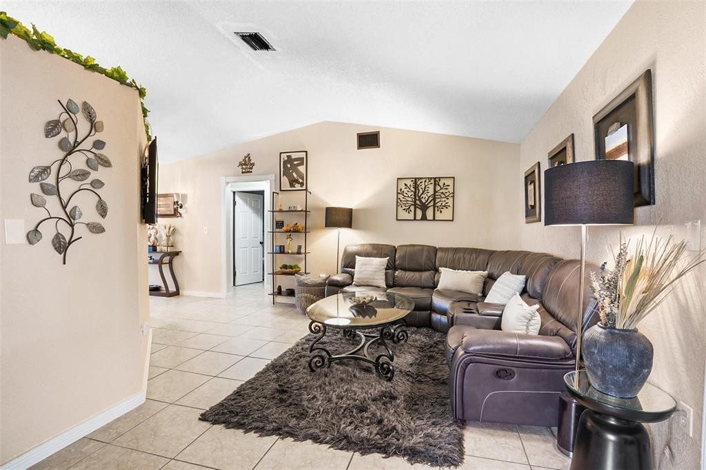 LESLIE ESTATES SEC 14 - Residential