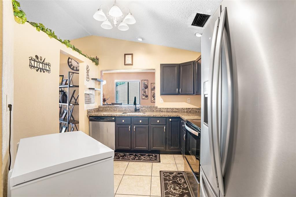 LESLIE ESTATES SEC 14 - Residential